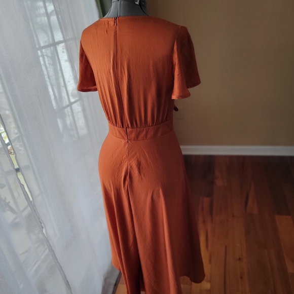 Petal & Pup Amanda Hi-Lo Tie Front Midi Dress - Rust/Terracotta Orange - US 6 - Picture 8 of 12